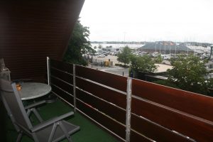 Balkon mit BLick auf den Hafen